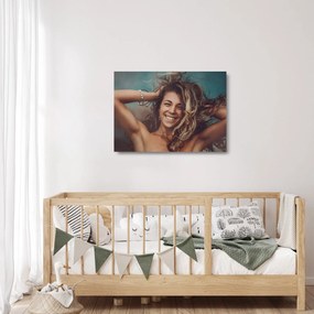 Tablou pe sticlă - Portretul unei femei tinere (70x50 cm)