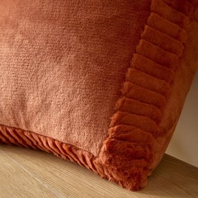 Pernă decorativă din micropluș/cocolino 55x55 cm Velvet and Faux Fur – Catherine Lansfield