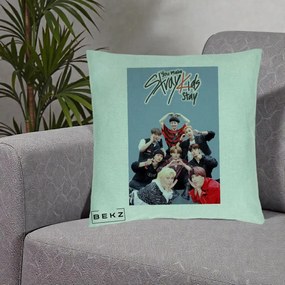 Perna Personalizata K-pop Stray Kids You Make Stray Kids Stay cu Foto Grup, 40x40 cm, Verde Menta, Husa Detasabila, Perna Inclusa, BEKZ®