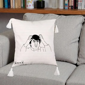 Perna Decorativa Jackie Chan WTF, 40x40 cm, Bej cu Franjuri, Husa Detasabila, Perna Inclusa, BEKZ®