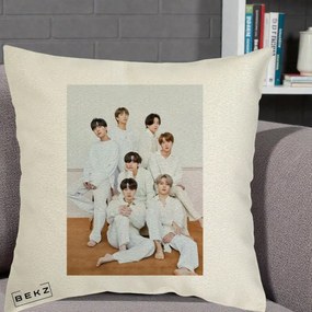 Perna Personalizata K-pop BTS Foto Grup All-White Elegant, 40x40 cm, Ecru, Husa Detasabila, Perna Inclusa, BEKZ®