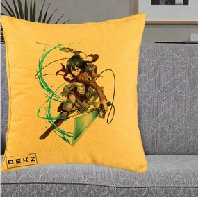 Perna Personalizata Attack on Titan Mikasa Ackerman Lupta, 40x40 cm, Galben, Husa Detasabila, Perna Inclusa, BEKZ®