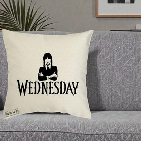 Perna Personalizata Wednesday Addams cu Brate Incrucisate, 40x40 cm, Ecru, Husa Detasabila, Perna Inclusa, BEKZ®