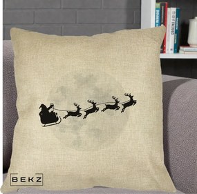 Perna Decorativa Mos Craciun Sanie Luna, 40x40 cm, Crem, Husa Detasabila, Perna Inclusa, BEKZ®