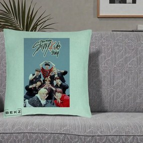 Perna Personalizata K-pop Stray Kids You Make Stray Kids Stay cu Foto Grup, 40x40 cm, Verde Menta, Husa Detasabila, Perna Inclusa, BEKZ®