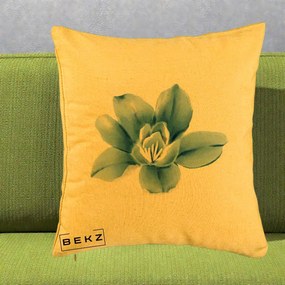 Perna Decorativa Magnolie Albastra Acuarela, 40x40 cm, Galben, Husa Detasabila, Perna Inclusa, BEKZ®