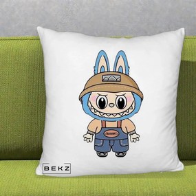 Perna Personalizata Labubu Toanart Blugi, 40x40 cm, Alb Pufos, Husa Detasabila, Perna Inclusa, BEKZ®