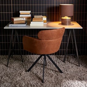 Scaun de dining maro coniac cu cotiere tapițat Fenne – WOOOD