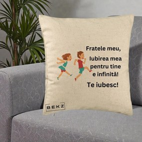 Cadou pentru Frate - Perna Personalizata Fratele Meu Te Iubesc Copii Alergand Colorat, 40x40 cm, Bej, Husa Detasabila, Perna Inclusa, BEKZ®