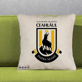 Perna Personalizata CSM Ceahlaul Piatra Neamt Fotbal, 40x40 cm, Bej Canapea, Husa Detasabila, Perna Inclusa, BEKZ®