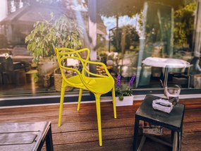 PROMO SCAUN GALBEN DIN PLASTIC KATO AL DOILEA RANG