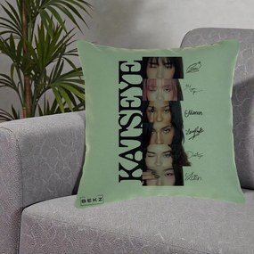 Perna Personalizata K-pop KATSEYE Semnaturi Membre Foto, 40x40 cm, Verde, Husa Detasabila, Perna Inclusa, BEKZ®