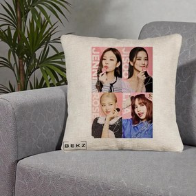 Perna Personalizata K-pop BLACKPINK Colaj 4 Portrete cu Semnature, 40x40 cm, Bej Canapea, Husa Detasabila, Perna Inclusa, BEKZ®