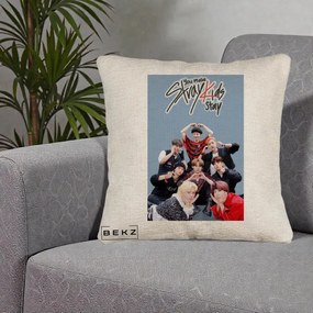 Perna Personalizata K-pop Stray Kids You Make Stray Kids Stay cu Foto Grup, 40x40 cm, Bej Canapea, Husa Detasabila, Perna Inclusa, BEKZ®
