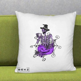 Perna Decorativa Schelet Vrajitor cu Dovleac Violet Halloween, 40x40 cm, Alb Pufos, Husa Detasabila, Perna Inclusa, BEKZ®