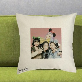 Perna Personalizata K-pop BLACKPINK Accesorii Haioase, 40x40 cm, Ecru, Husa Detasabila, Perna Inclusa, BEKZ®