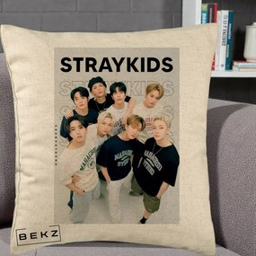 Perna Personalizata K-pop Stray Kids STRAYKIDS Alb-Negru cu Foto Grup, 40x40 cm, Bej, Husa Detasabila, Perna Inclusa, BEKZ®