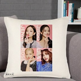 Perna Personalizata K-pop BLACKPINK Colaj 4 Portrete cu Semnature, 40x40 cm, Crem Reliefat, Husa Detasabila, Perna Inclusa, BEKZ®