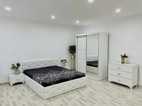 Dormitor Erika / Madrid, culoare alb, cu pat tapiterie alba 140 x 200, dulap 150 cm, comoda si 2 noptiere
