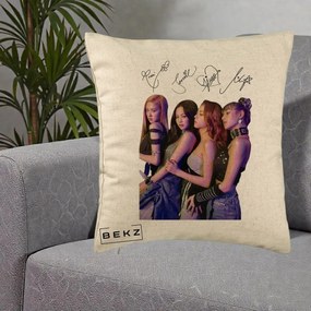 Perna Personalizata K-pop BLACKPINK Fotografie Grup Autografe Deasupra, 40x40 cm, Bej, Husa Detasabila, Perna Inclusa, BEKZ®