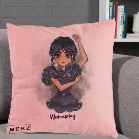 Perna Personalizata Wednesday Addams Dancing Queen, 40x40 cm, Roz, Husa Detasabila, Perna Inclusa, BEKZ®