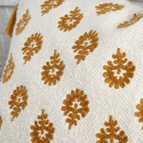Pernă decorativă 40x60 cm Raya Tassel – Pineapple Elephant