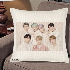 Perna Personalizata K-pop BTS Foto Grup Landscape Pastel, 40x40 cm, Crem Reliefat, Husa Detasabila, Perna Inclusa, BEKZ®
