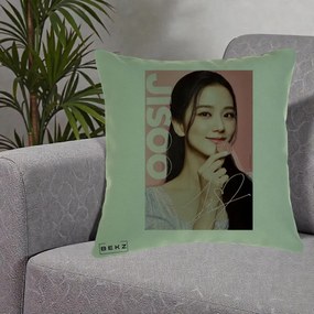 Perna Personalizata K-pop BLACKPINK Jisoo cu Semnatura si Fond Roz, 40x40 cm, Verde, Husa Detasabila, Perna Inclusa, BEKZ®