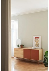 Comodă cu aspect de lemn de stejar Teulat Yoko, lățime 180 cm, roșu cărămiziu