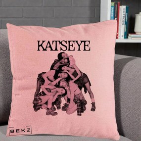 Perna Personalizata K-pop KATSEYE Foto Roz Vintage, 40x40 cm, Roz, Husa Detasabila, Perna Inclusa, BEKZ®