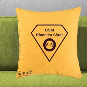 Perna Personalizata CSM Ramnicu Sarat Fotbal, 40x40 cm, Galben, Husa Detasabila, Perna Inclusa, BEKZ®