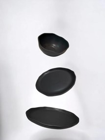 Set Farfurii NOVUM Vulcano 3 piese Negru Mat Carbon (1 Farfurie 26cm, 1 Farfurie 20cm, 1 Bol 480ml) Glazurat Manual