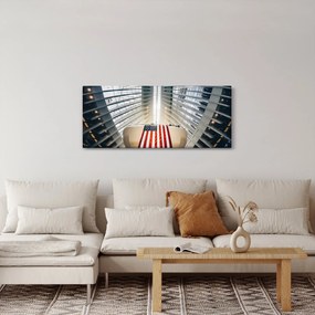 Tablou unei construcții cu steagul SUA (120x50 cm)