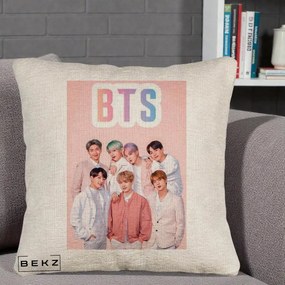Perna Personalizata K-pop BTS Foto Grup cu BTS si Fond Roz Pastel, 40x40 cm, Bej Canapea, Husa Detasabila, Perna Inclusa, BEKZ®