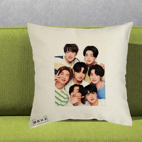 Perna Personalizata K-pop BTS Bangtan Boys Portret Grup Fanart, 40x40 cm, Ecru, Husa Detasabila, Perna Inclusa, BEKZ®