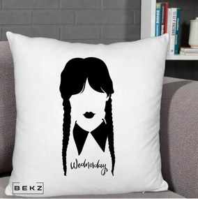 Perna Personalizata Wednesday Addams Silueta Alb-Negru, 40x40 cm, Alb Pufos, Husa Detasabila, Perna Inclusa, BEKZ®