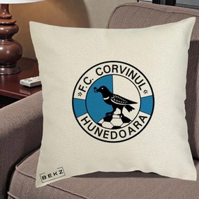 Perna Personalizata FC Corvinul Hunedoara Fotbal, 40x40 cm, Ecru, Husa Detasabila, Perna Inclusa, BEKZ®