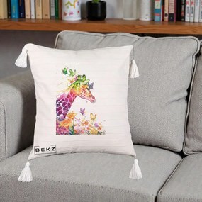 Perna Decorativa Girafa Curcubeu Acuarela, 40x40 cm, Bej cu Franjuri, Husa Detasabila, Perna Inclusa, BEKZ®