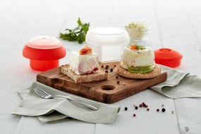 Vas pentru gatit oua la cuptorul cu microunde Lekue 1009050, 100 ml, 1 ou, silicon platinat, Rosu/Transparent