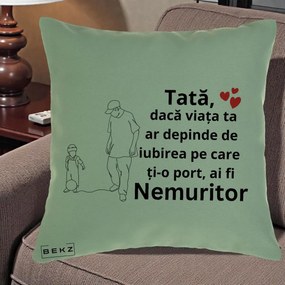 Cadou pentru Tata - Perna Personalizata Tata Nemuritor Joaca cu Mingea, 40x40 cm, Verde, Husa Detasabila, Perna Inclusa, BEKZ®