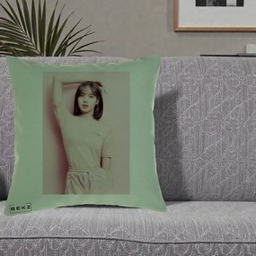 Perna Personalizata K-pop BLACKPINK Lisa Roz, 40x40 cm, Verde, Husa Detasabila, Perna Inclusa, BEKZ®