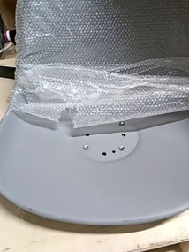 OFERTA Scaun gri deschis BALI MARK cu picioare negre II. calitate