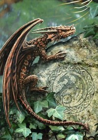 Felicitare mica Pui de dragon pe piatra