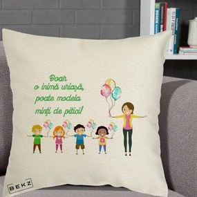 Cadou pentru Educatoare - Perna Personalizata Doar o Inima Uriasa poate Modela Minti de Pitici cu Educatoare si Baloane, 40x40 cm, Ecru, Husa Detasabila, Perna Inclusa, BEKZ®
