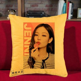Perna Personalizata K-pop BLACKPINK Jennie cu Semnatura si Fond Roz, 40x40 cm, Galben, Husa Detasabila, Perna Inclusa, BEKZ®