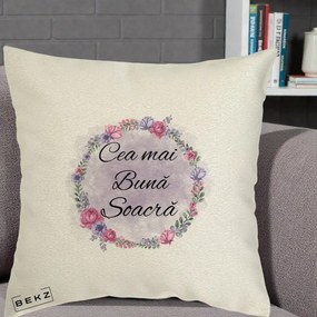 Cadou pentru Soacra - Perna Personalizata Cea mai Buna Soacra cu Coronita Flori Roz si Mov, 40x40 cm, Ecru, Husa Detasabila, Perna Inclusa, BEKZ®