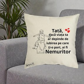 Cadou pentru Tata - Perna Personalizata Tata Supererou Nemuritor, 40x40 cm, Ecru, Husa Detasabila, Perna Inclusa, BEKZ®