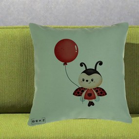 Perna Decorativa Buburuza cu Balon Rosu, 40x40 cm, Verde, Husa Detasabila, Perna Inclusa, BEKZ®