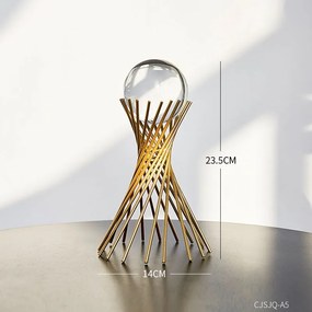 Obiect decorativ cu glob de cristal, auriu, 23cm