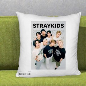 Perna Personalizata K-pop Stray Kids STRAYKIDS Alb-Negru cu Foto Grup, 40x40 cm, Alb Pufos, Husa Detasabila, Perna Inclusa, BEKZ®